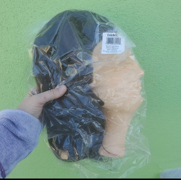 New Celebrity Slip-on Hair Form without Makeup. - Picture 5 of 9